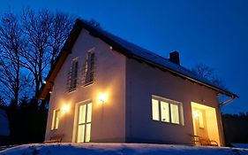 Dom w Miłkowie k Karpacza z widokiem na Karkonosze